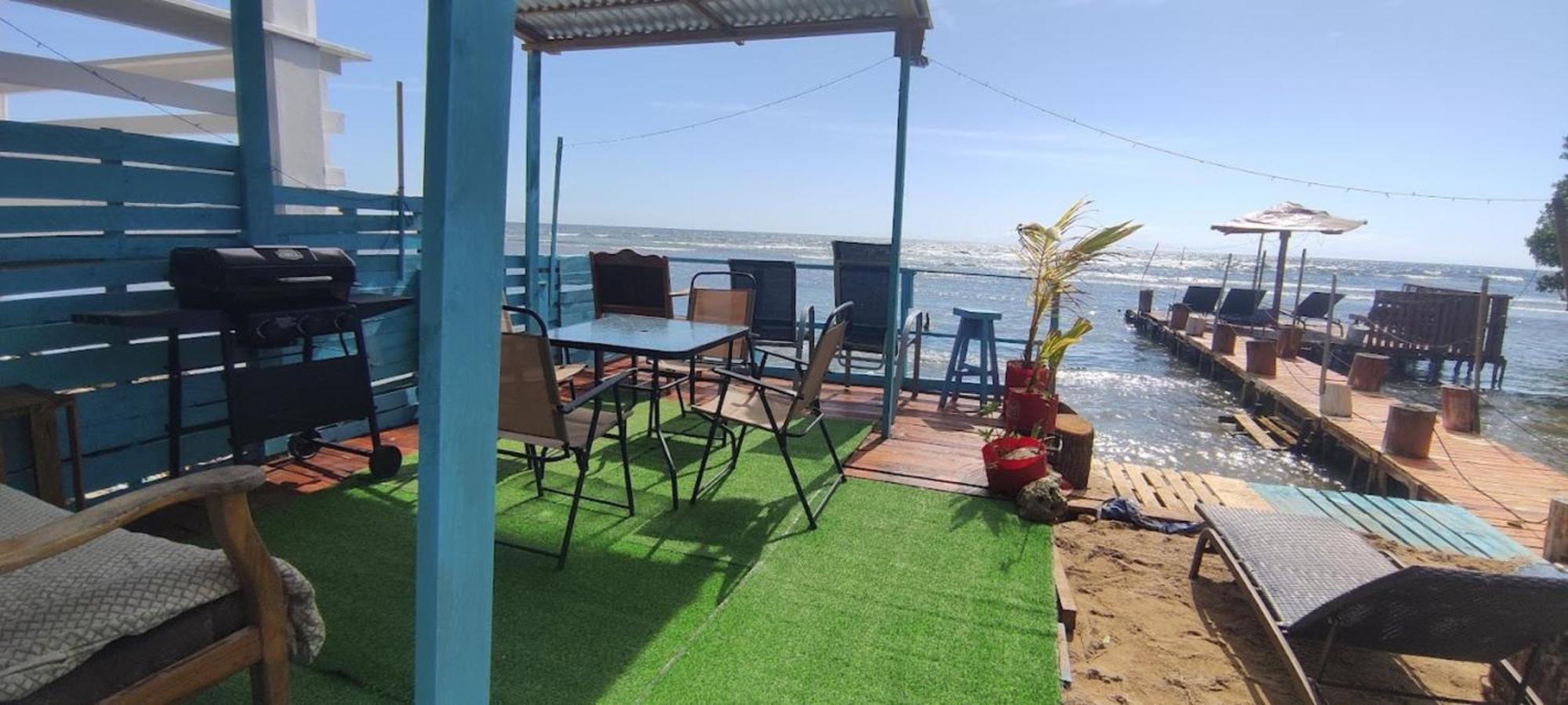 Flowers Bay Victoria S Beach House And Snorkeling Center المظهر الخارجي الصورة